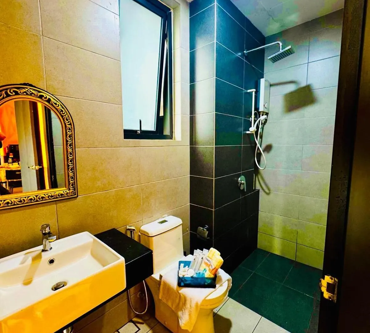 Apartment Vip3Br Romantic Retreat For12 Withsea & City Views Jelutong